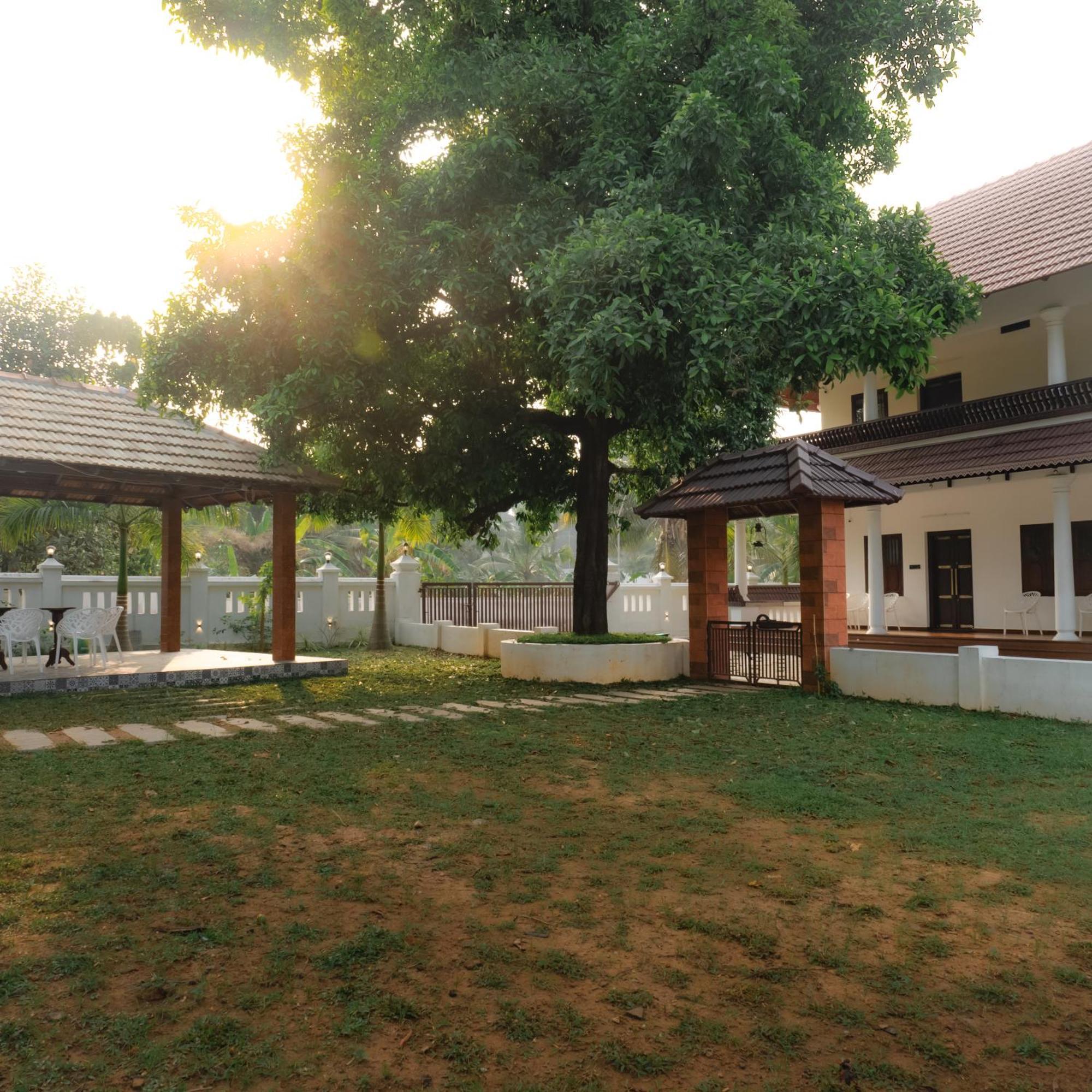 Tamarind Heritage Holiday Home Ангамали Екстериор снимка